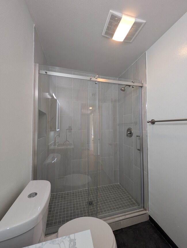 Second bathroom - 5530 Thornburn St