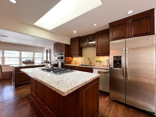Building Photo - Wine Country Retreat with Guest Cottage & Vineyard Views