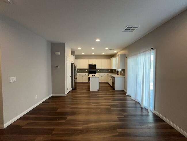 Building Photo - 2122 Bethesda Fountain Rd