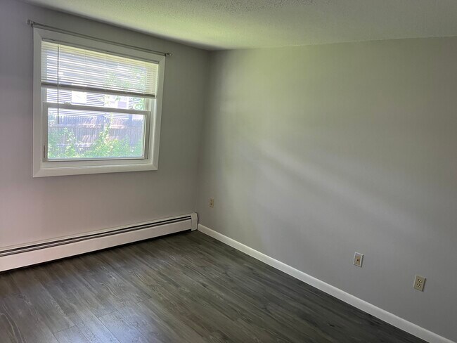 Building Photo - 808 Cocheco Ct