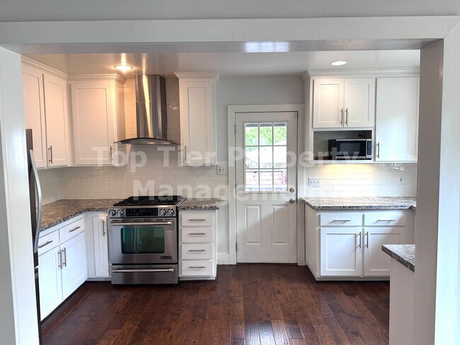 Building Photo - Very Charming, updated 2 Bd/1 Ba, 1178 sf Single-Family House in Lafayette available May 14th for...
