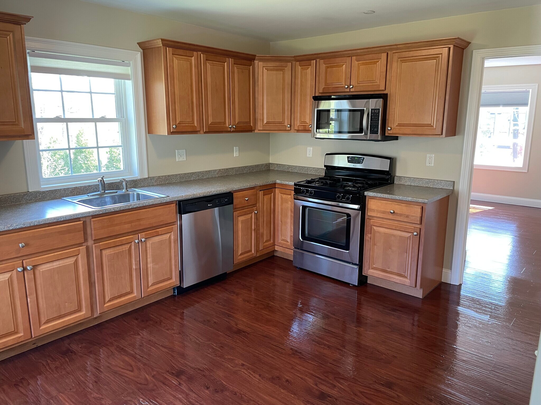 14x11 Kitchen - 75 North Road