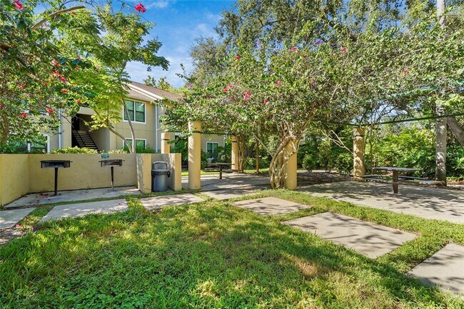 Building Photo - 4045 Crockers Lake Blvd