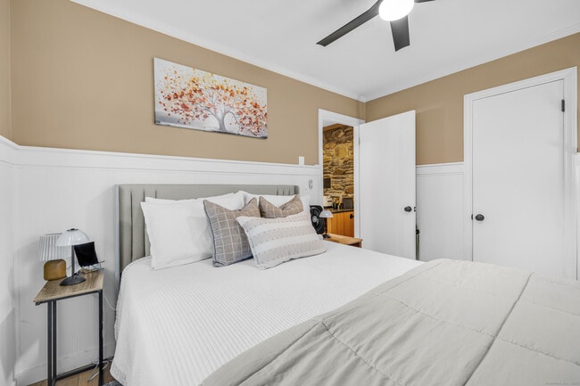 Building Photo - 25 Cottage Grove Rd