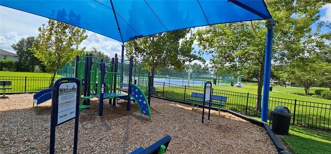 Building Photo - 12425 Fairlawn Dr