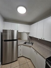 Building Photo - 17255 SW 95th Ave