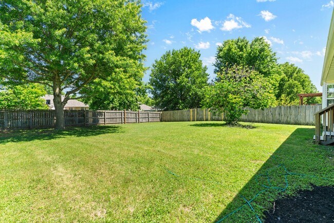 Building Photo - 3 Bedroom, 2 Bathroom Home in Republic Sch...