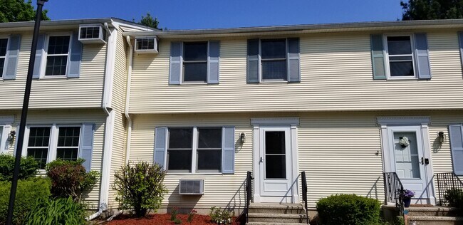 Primary Photo - 1 Maple St
