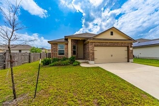 Building Photo - Experience Luxury Living: Perfect Blend of Comfort & Style in Your Dream Home! Schedule Viewing Now!