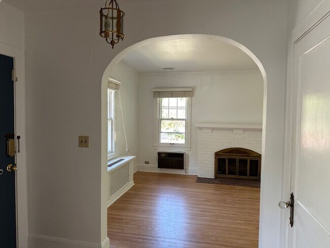 Building Photo - 4200 Brookside Ave