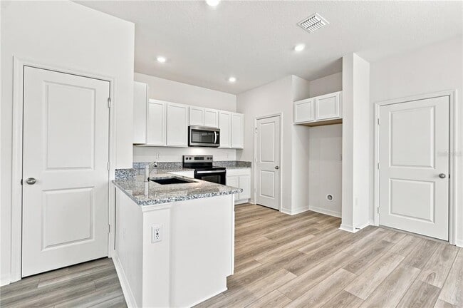 Building Photo - 9588 Westside Hls Dr