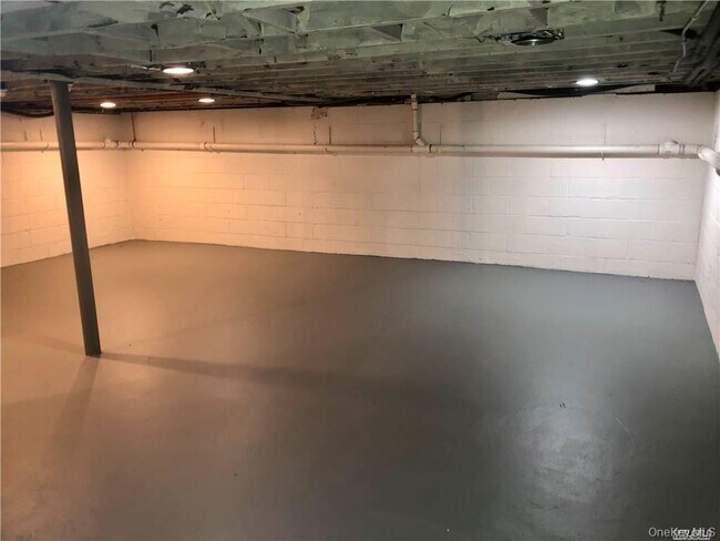 Building Photo - 1 Allen St