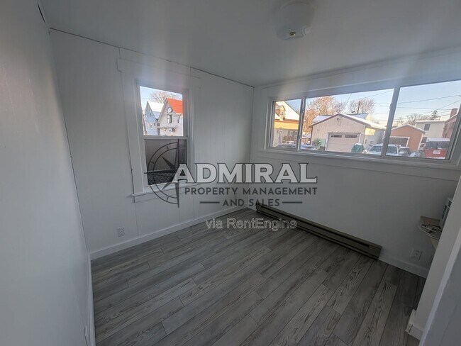 Building Photo - 8 Mechanic St