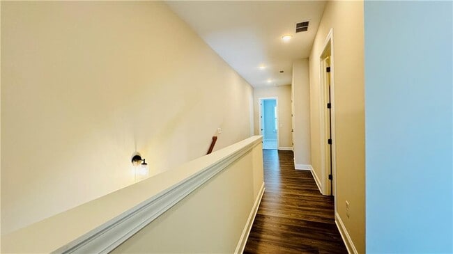 Building Photo - 205 Prairie Ln