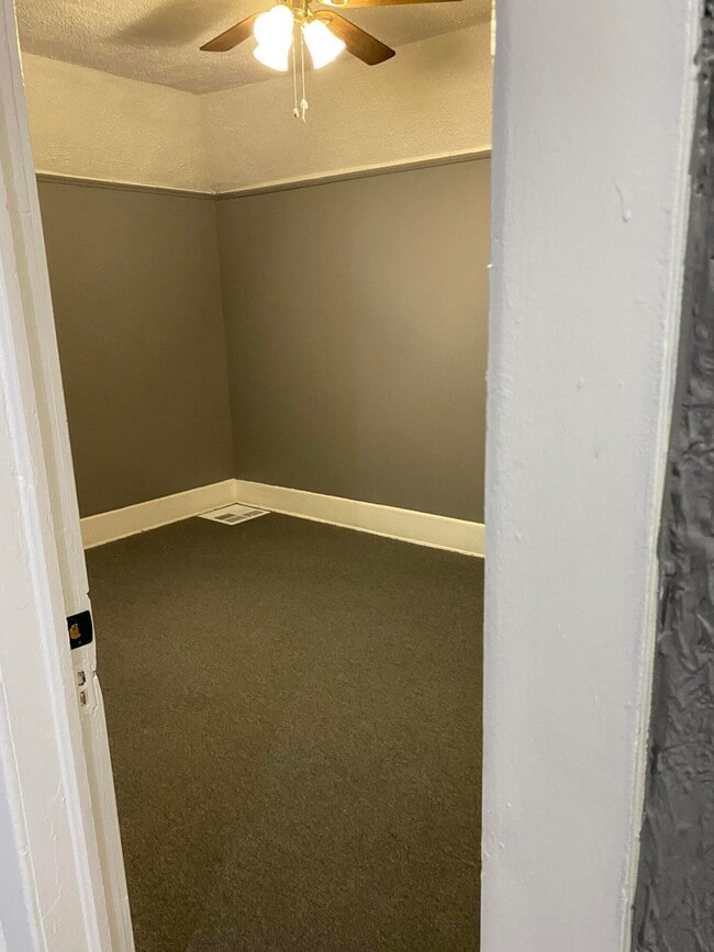 Building Photo - 36 Brighton St