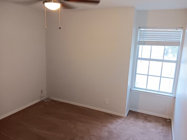 Building Photo - 217 Corsica Dr