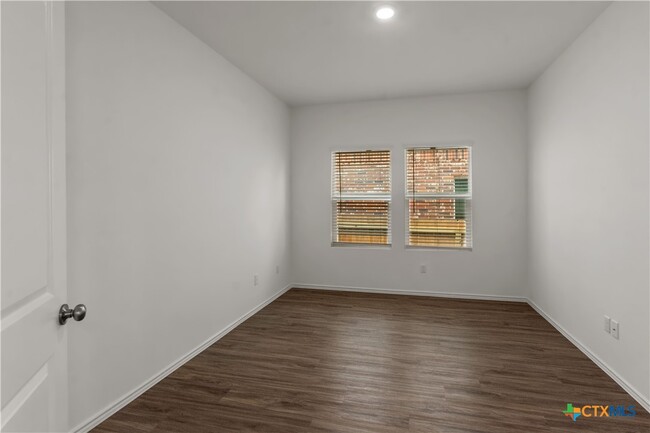 Building Photo - 1108 Mallow Rd