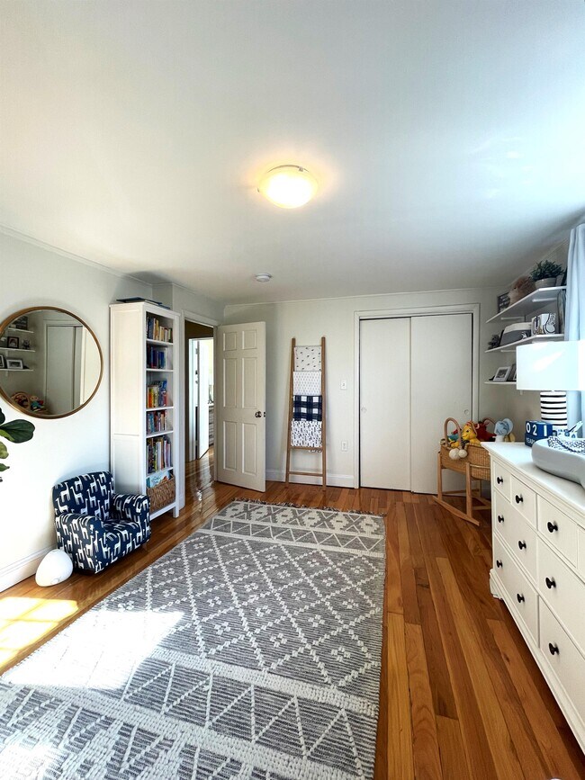 Building Photo - 36 Burroughs St