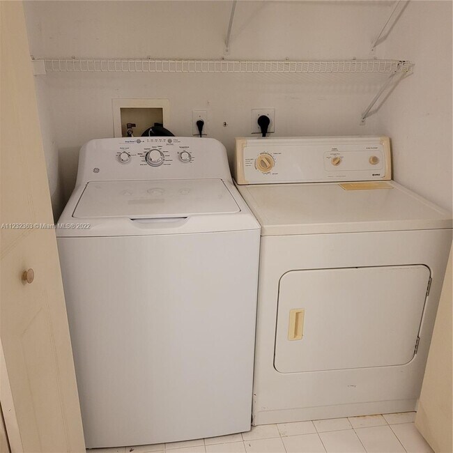 Building Photo - 2071 Renaissance Blvd