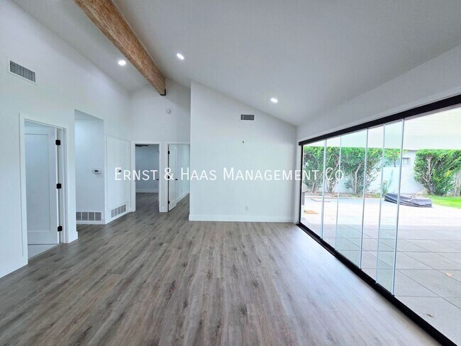 Building Photo - 3041 Yellowtail Dr