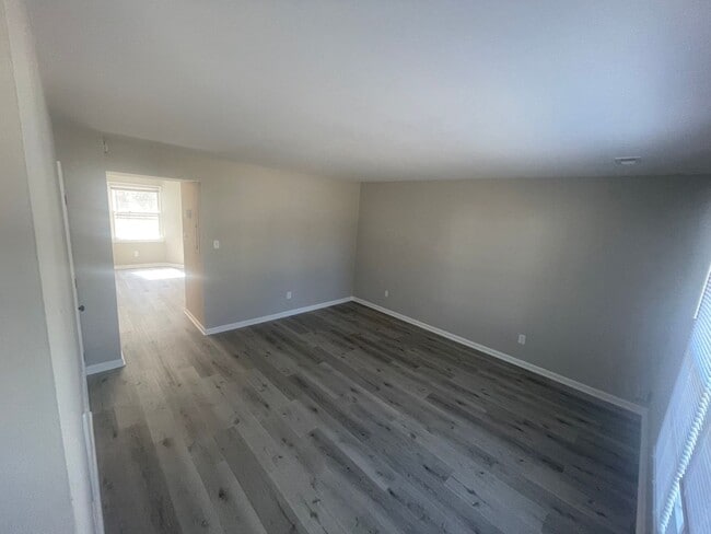 Building Photo - 5319
