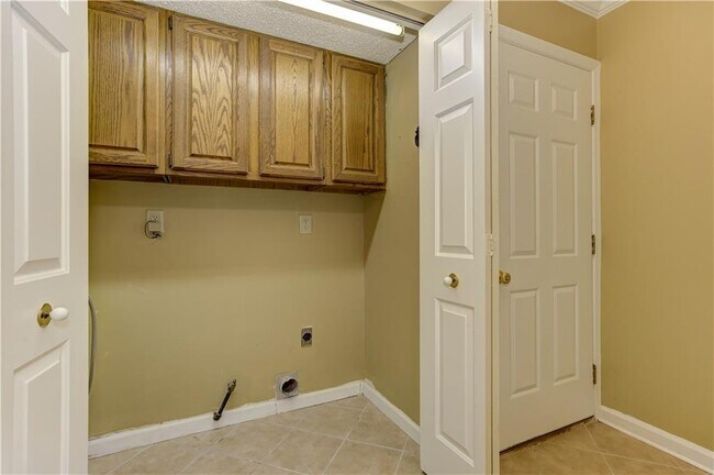Building Photo - 60 Heartwood Dr NE