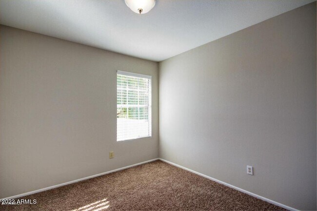 Building Photo - 728 N Hazelton Dr