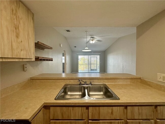 Building Photo - 829 Gleason Pkwy