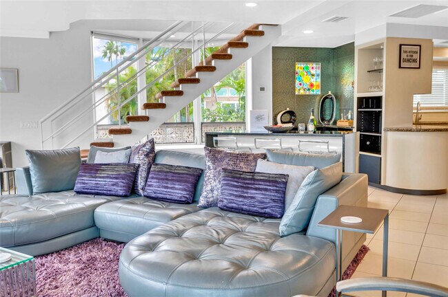 Building Photo - 2740 NE 15th St