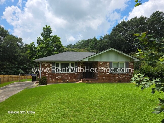 Building Photo - WOW!!! GORGEOUS RANCH WITH MANY UPGRADES / GREAT LOCATION/ PRIVATE YARD