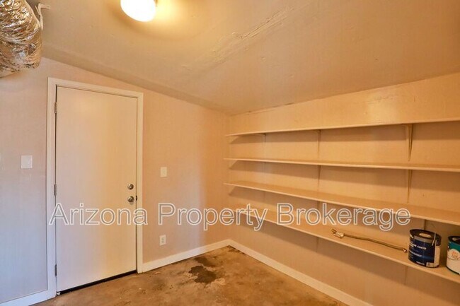 Building Photo - 2237 W Cortez Ave