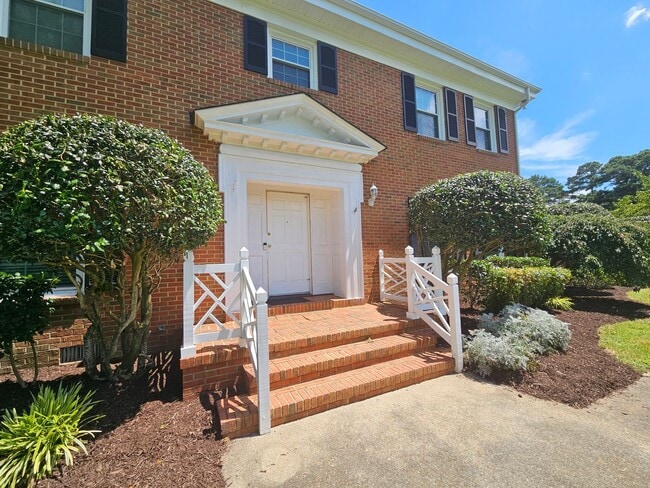 Building Photo - WITCH DUCK POINT