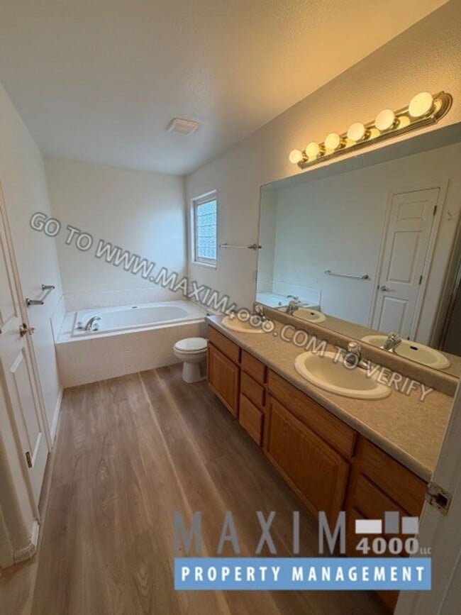 Building Photo - 210 W Sunset Dr