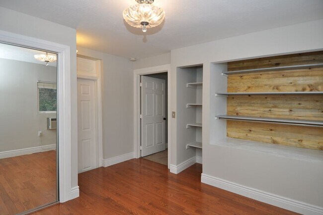 Building Photo - Beautiful Salt Lake Home for Rent