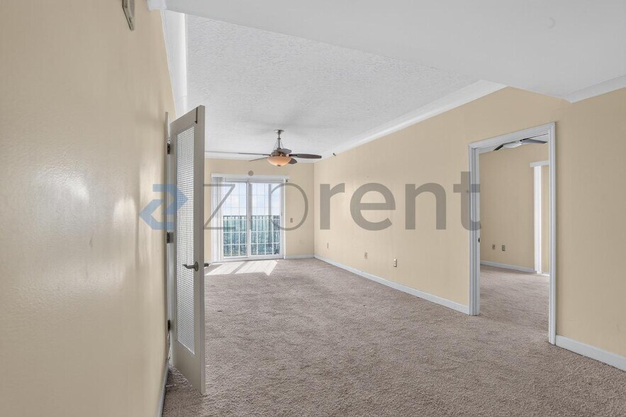 Building Photo - Unit 2607