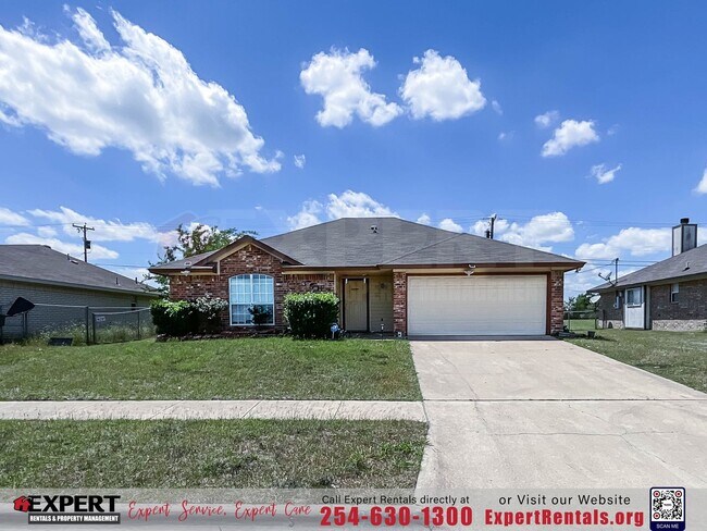 Building Photo - 3-Bedroom Home Near Lions Gate Park