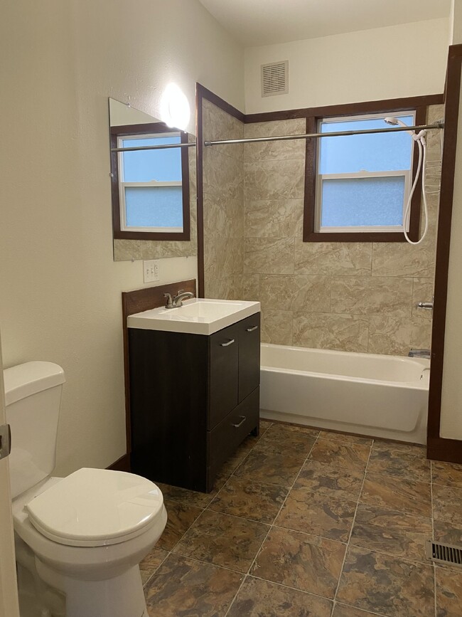 Building Photo - Spacious Upper, 3-Bed, 2-Bath Apartment ne...