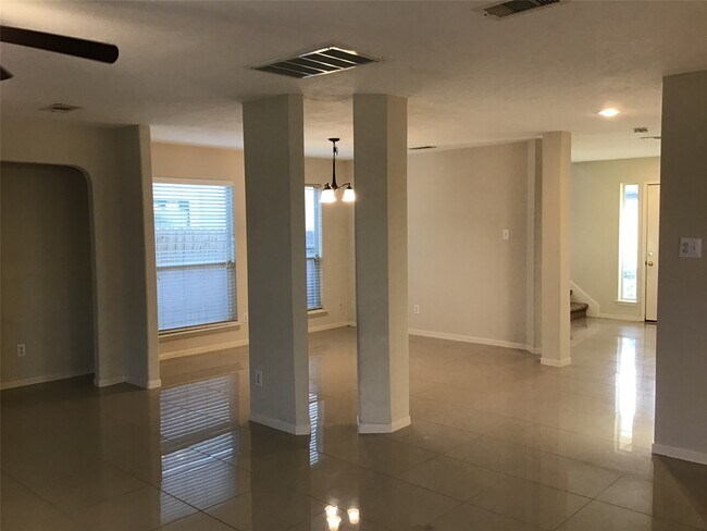 Building Photo - 19818 Twisted Creek Dr