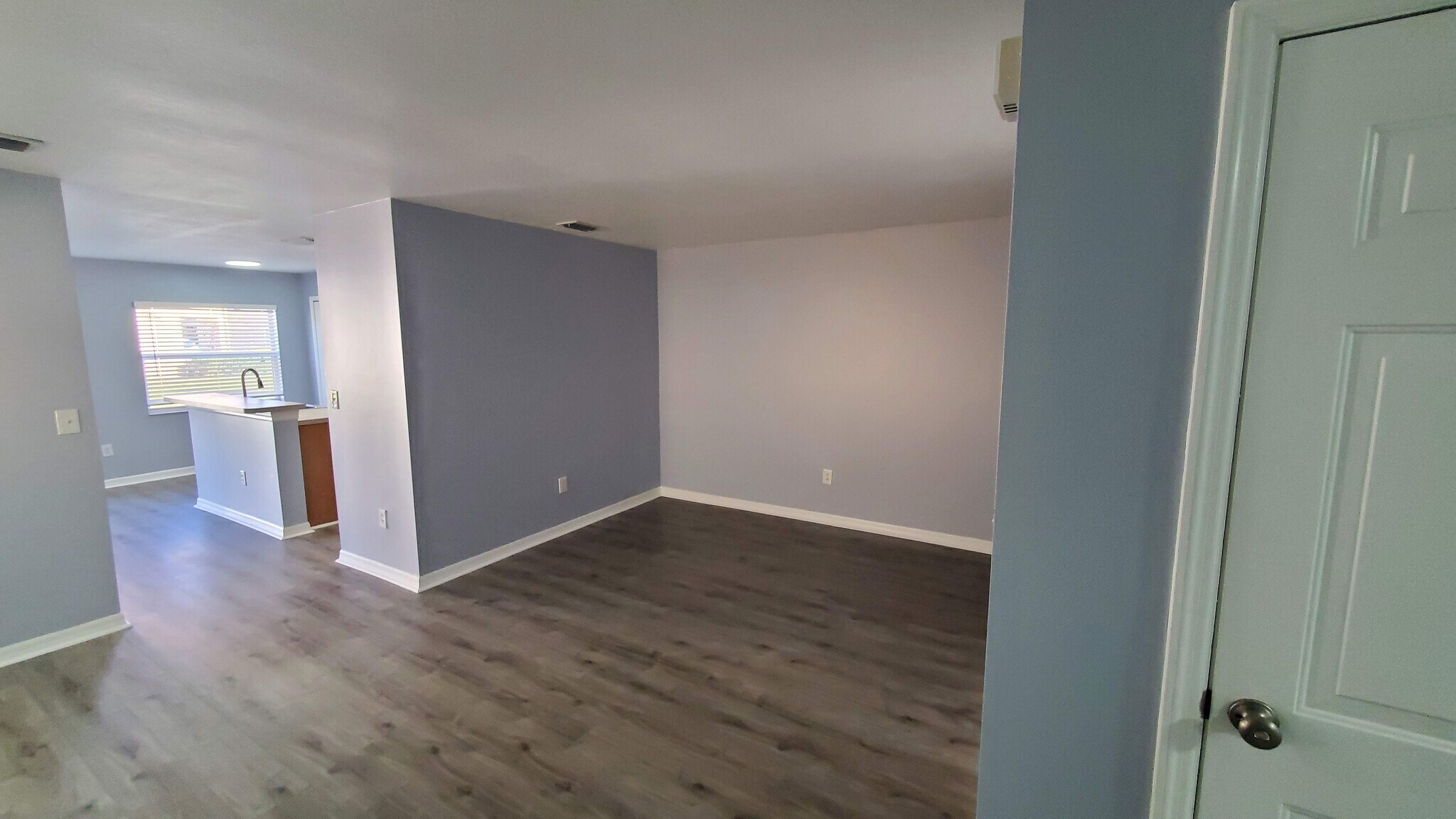 Building Photo - 8007 Sutton Terrace Ln