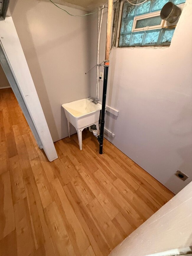 Building Photo - 3718 Oakland Ave S