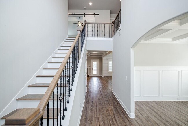 Building Photo - Like New Home in Evans