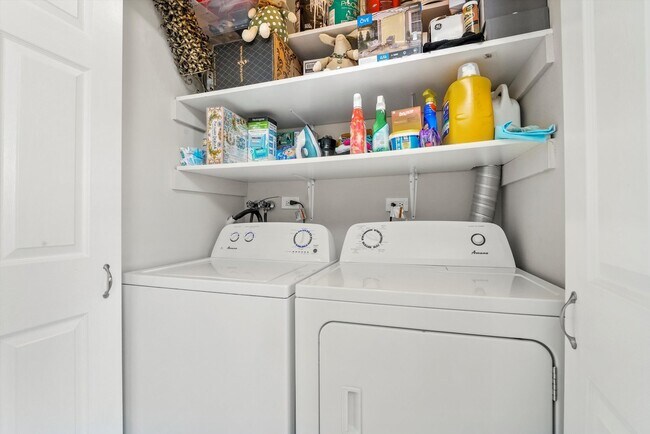 Building Photo - 1758 Sussex Walk