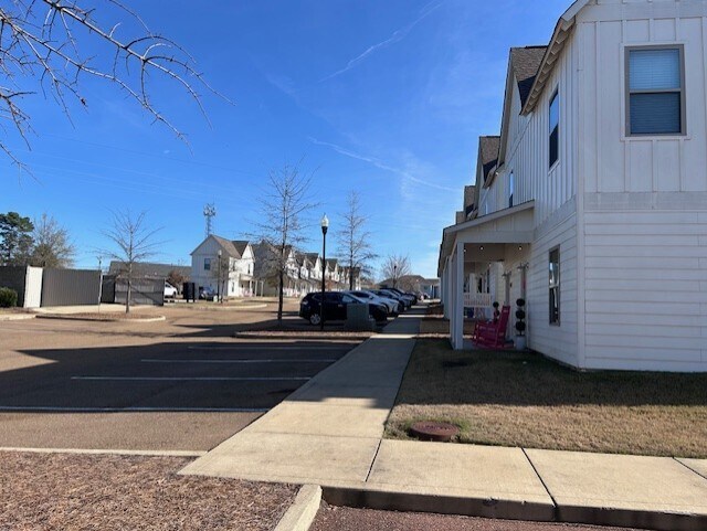 Building Photo - 200 Taylor Cottage Cv