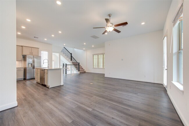 Building Photo - 1417 Adell Rose Ln