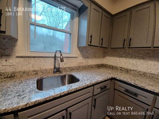 Building Photo - 40-44 Briarwood Ln