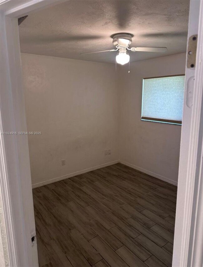 Building Photo - 168 Westwood Dr