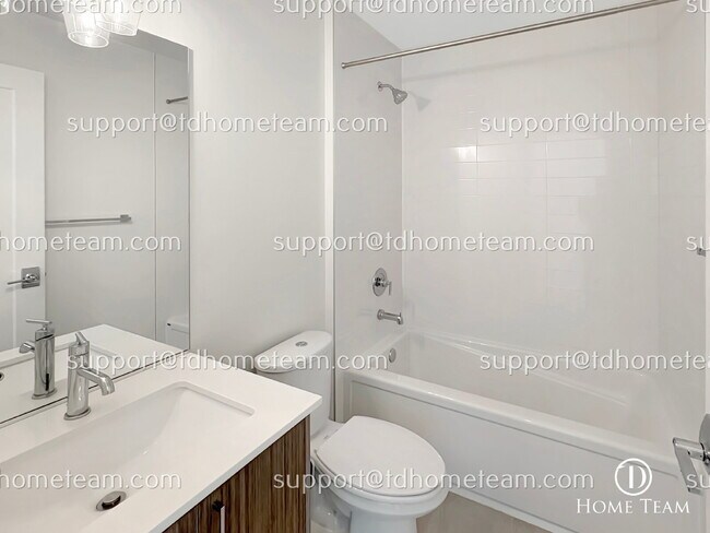 Building Photo - "Spacious 3-Bed Townhouse with Scenic View...