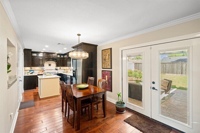 Building Photo - 2523 Droxford Dr