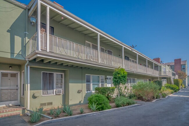 Building Photo - 1627 N Normandie Ave