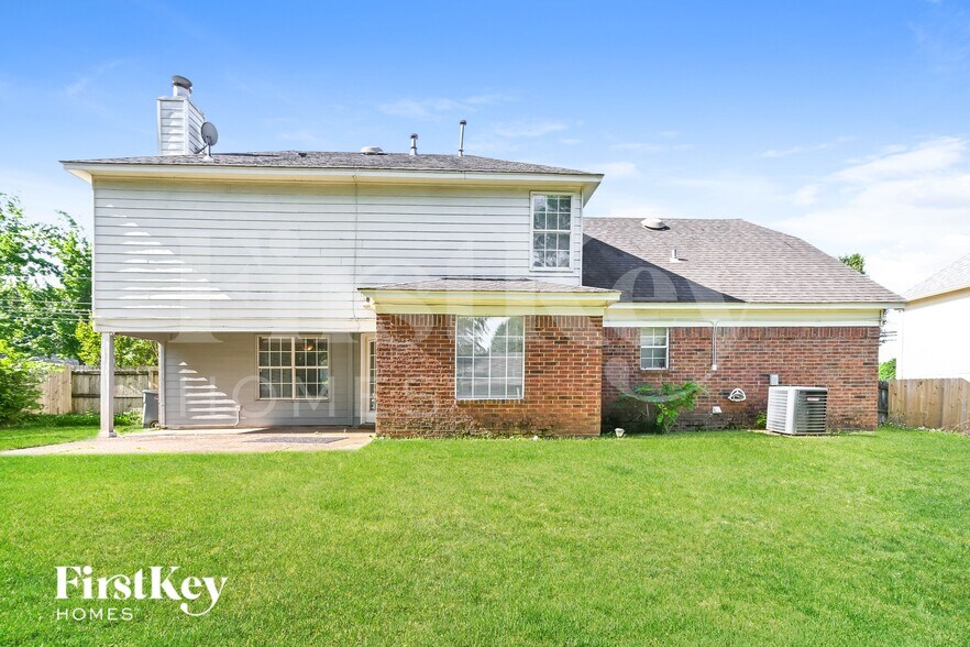 Building Photo - 8062 Ellis Rd